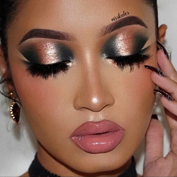 A Nightmare On Elm Street Pressed Powder Palette - Picture 6 of 16